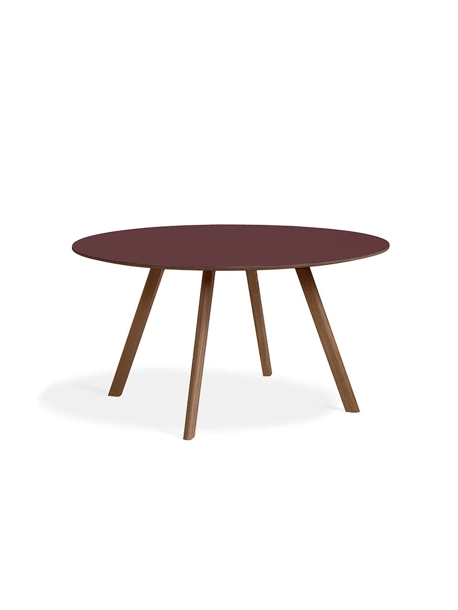 Copenhague CPH25 Bord, Ø140 cm fra Hay - Lakeret valnød / Burgundy linoleum - Jacobsen Plus