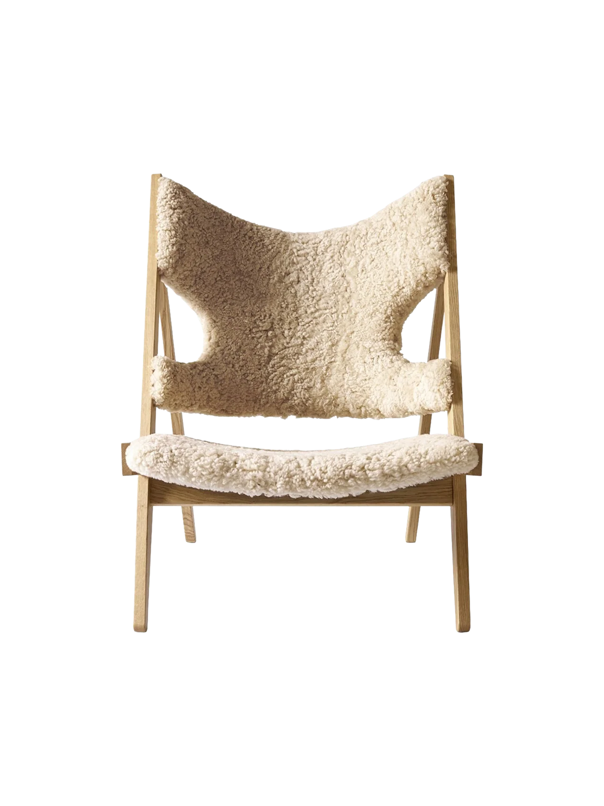 Knitting Lounge Chair, Sheepskin fra Audo Copenhagen - Sheepskin Nature - Natural Oak - Jacobsen Plus