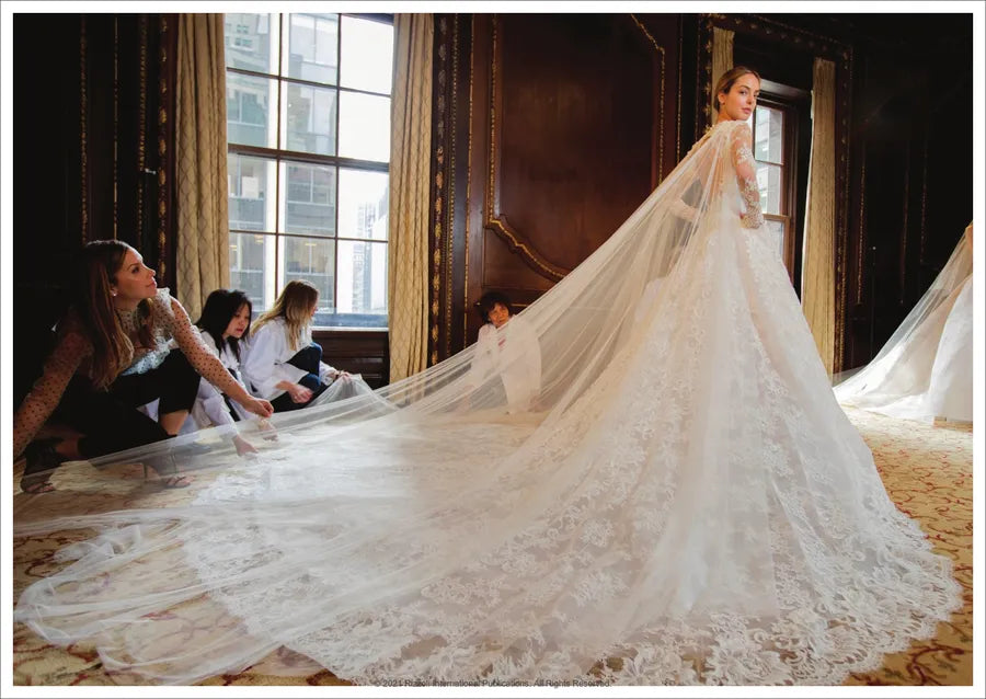 Monique Lhuillier: Dreaming of Fashion and Glamour fra New Mags - 3 - Jacobsen Plus