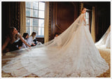 Monique Lhuillier: Dreaming of Fashion and Glamour fra New Mags - 3 - Jacobsen Plus