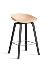 About a Stool AAS32 fra Hay - Lav - B 50 x D 43 x H 64-75 cm / Pale Peach / Sortbejdset eg - Jacobsen Plus