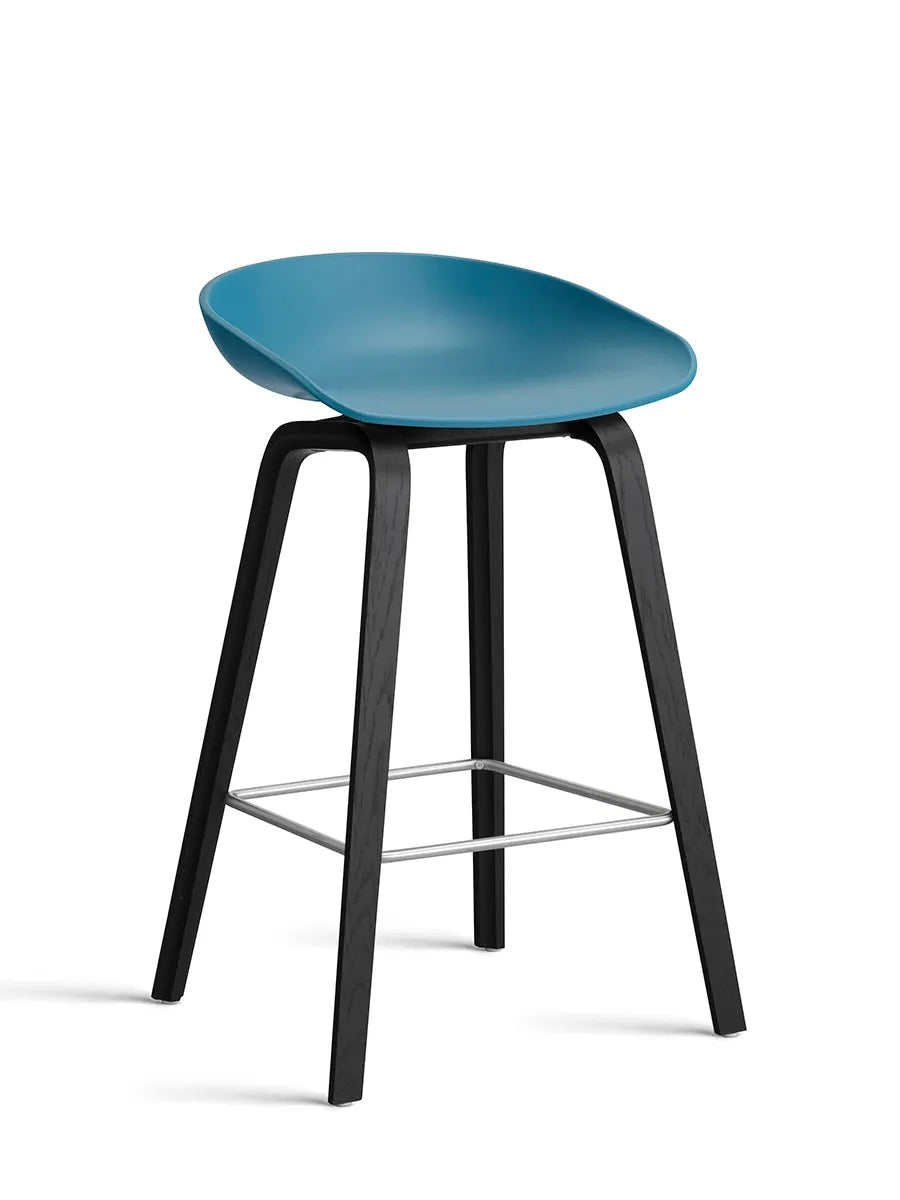 About a Stool AAS32 fra Hay - Lav - B 50 x D 43 x H 64-75 cm / Azure Blue / Sortbejdset eg - Jacobsen Plus