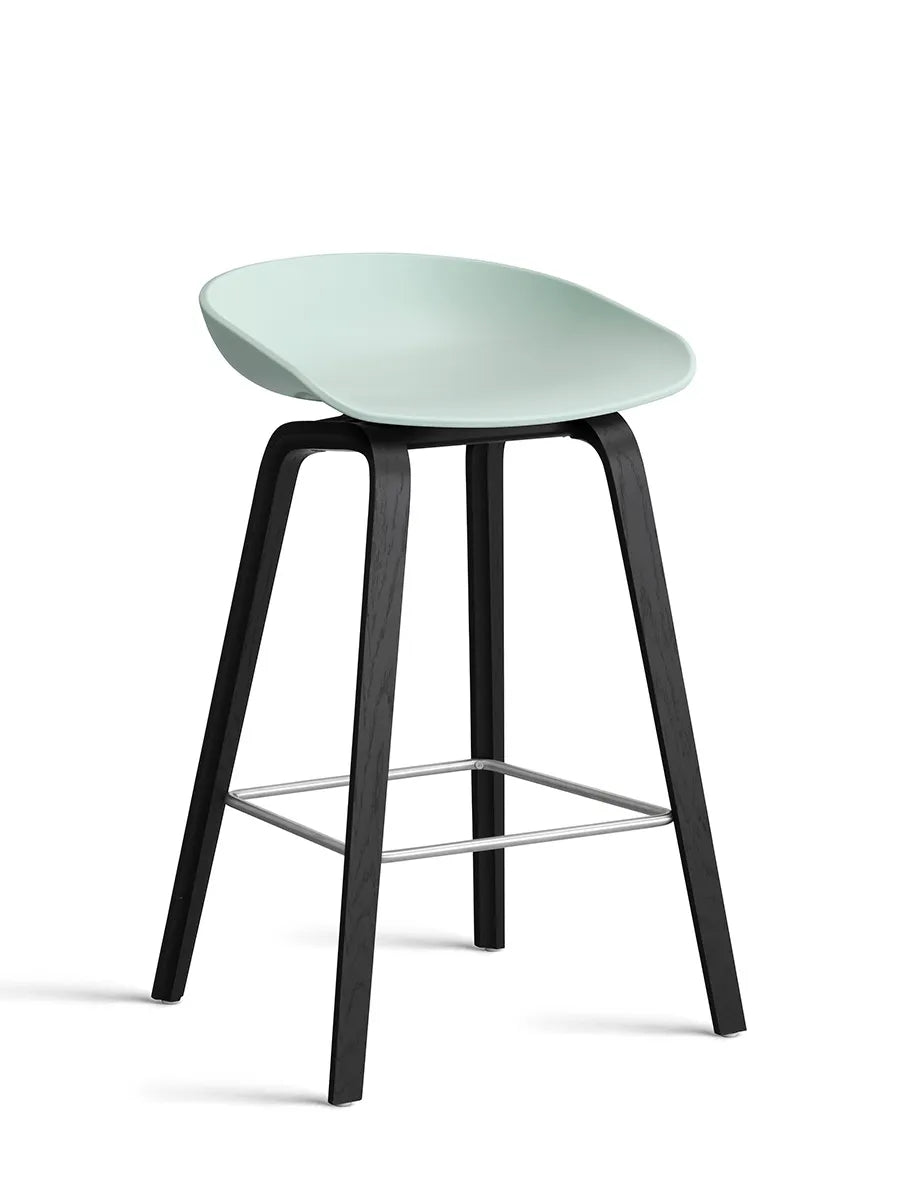 About a Stool AAS32 fra Hay - Lav - B 50 x D 43 x H 64-75 cm / Dusty Mint / Sortbejdset eg - Jacobsen Plus