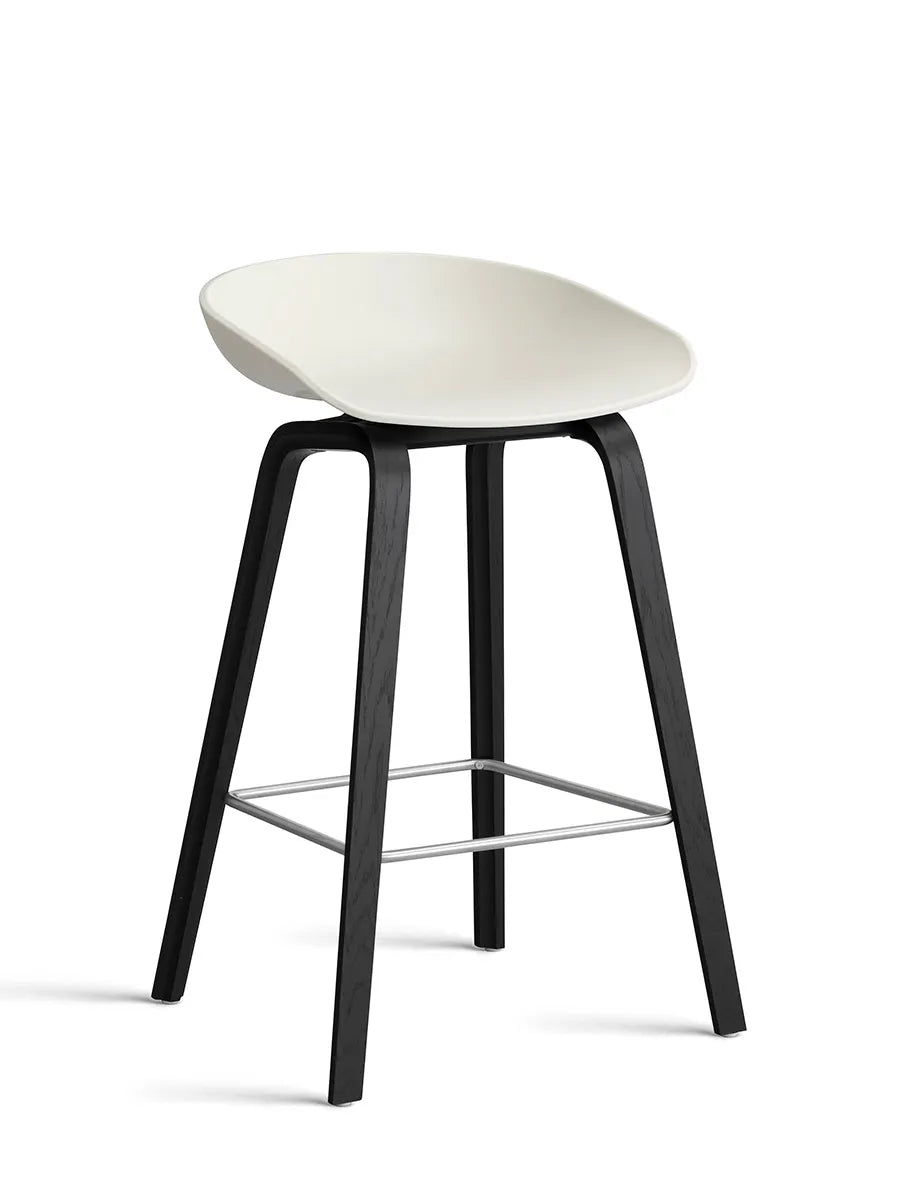 About a Stool AAS32 fra Hay - Lav - B 50 x D 43 x H 64-75 cm / Melange Cream / Sortbejdset eg - Jacobsen Plus