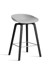 About a Stool AAS32 fra Hay - Lav - B 50 x D 43 x H 64-75 cm / Concrete grey / Sortbejdset eg - Jacobsen Plus