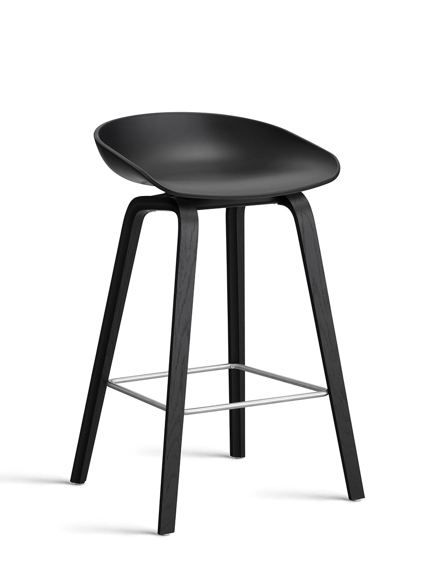 About a Stool AAS32 Low, sort m. stål fodstøtte fra Hay - 1 - Jacobsen Plus