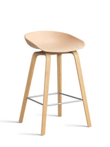 About a Stool AAS32 fra Hay - Lav - B 50 x D 43 x H 64-75 cm / Pale Peach / Lakeret eg - Jacobsen Plus