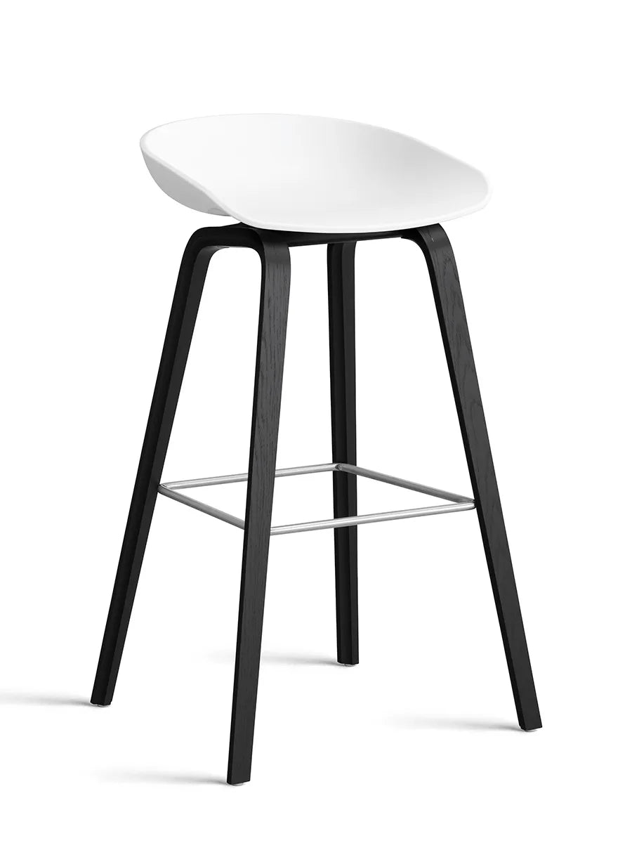 About a Stool AAS32 fra Hay - Høj - B 50 x D 46 x H 74-85 cm / Hvid / Sortbejdset eg - Jacobsen Plus