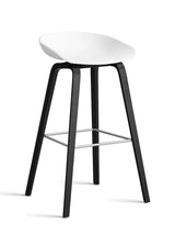 About a Stool AAS32 fra Hay - Høj - B 50 x D 46 x H 74-85 cm / Hvid / Sortbejdset eg - Jacobsen Plus