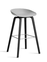 About a Stool AAS32 fra Hay - Høj - B 50 x D 46 x H 74-85 cm / Concrete grey / Sortbejdset eg - Jacobsen Plus
