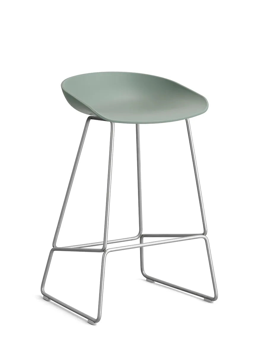 About a Stool AAS38 fra Hay