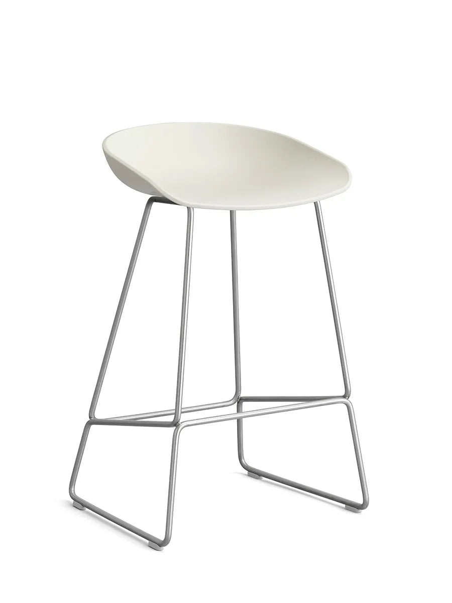 About a Stool AAS38 fra Hay