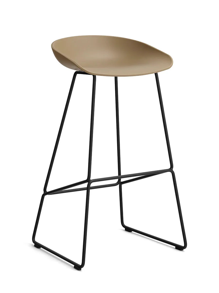  - Høj - B 50 x D 48 x H 75-86 cm / Clay / Sort pulverlakeret stål - Jacobsen Plus