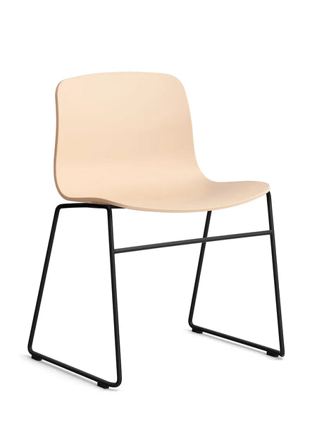About a Chair AAC08 fra Hay - Pale peach / Sort pulverlakeret stål - Jacobsen Plus