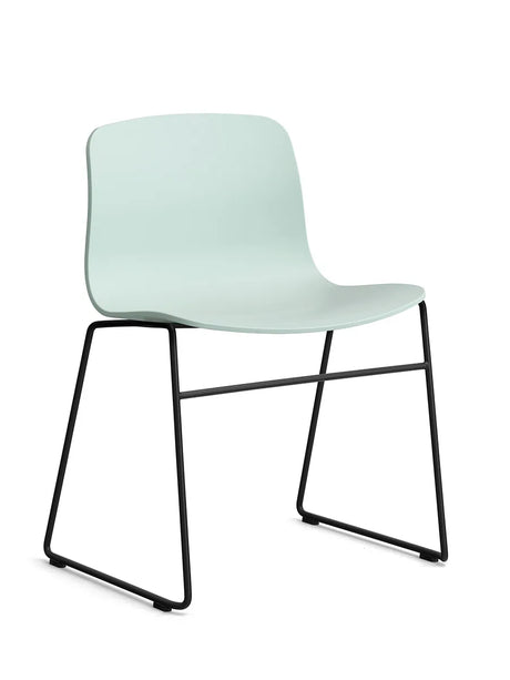 About a Chair AAC08 fra Hay - Dusty Mint / Sort pulverlakeret stål - Jacobsen Plus