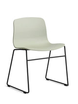 About a Chair AAC08 fra Hay - Pastel green / Sort pulverlakeret stål - Jacobsen Plus