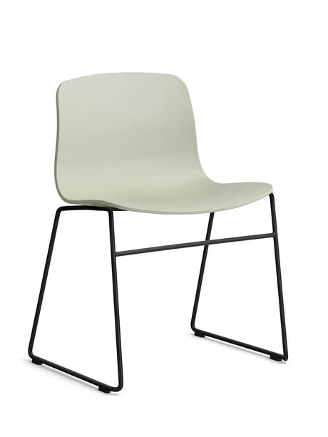 About a Chair AAC08 fra Hay - Pastel green / Sort pulverlakeret stål - Jacobsen Plus