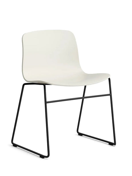About a Chair AAC08 fra Hay - Melange Cream / Sort pulverlakeret stål - Jacobsen Plus