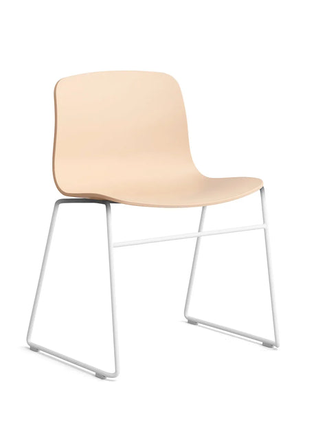 About a Chair AAC08 fra Hay - Pale peach / Hvid pulverlakeret stål - Jacobsen Plus