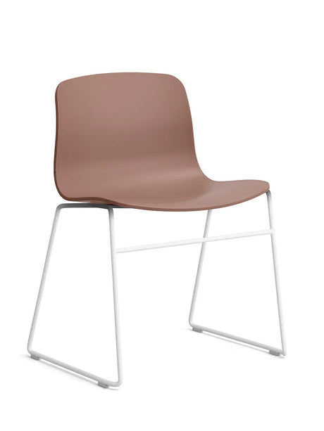 About a Chair AAC08 fra Hay - Soft Brick / Hvid pulverlakeret stål - Jacobsen Plus