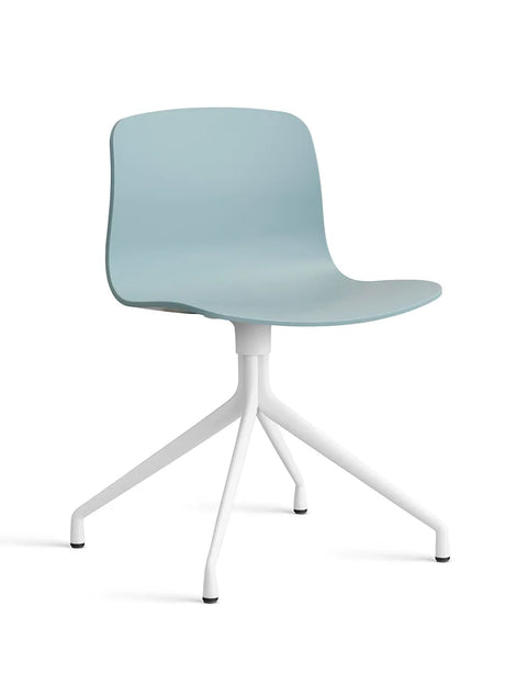 About a Chair AAC10 fra Hay - Dusty blue / Hvid pulverlakeret aluminium - Jacobsen Plus