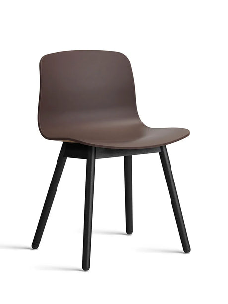 About a Chair AAC12 fra Hay - Raisin / Sortbejdset eg - Jacobsen Plus