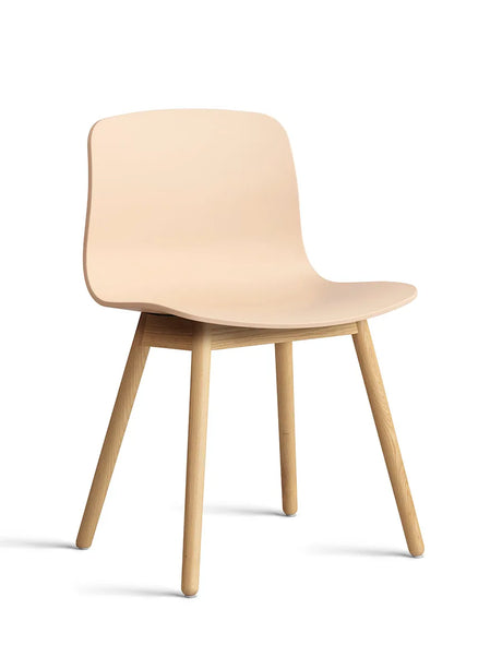 About a Chair AAC12 fra Hay - Pale Peach / Lakeret eg - Jacobsen Plus