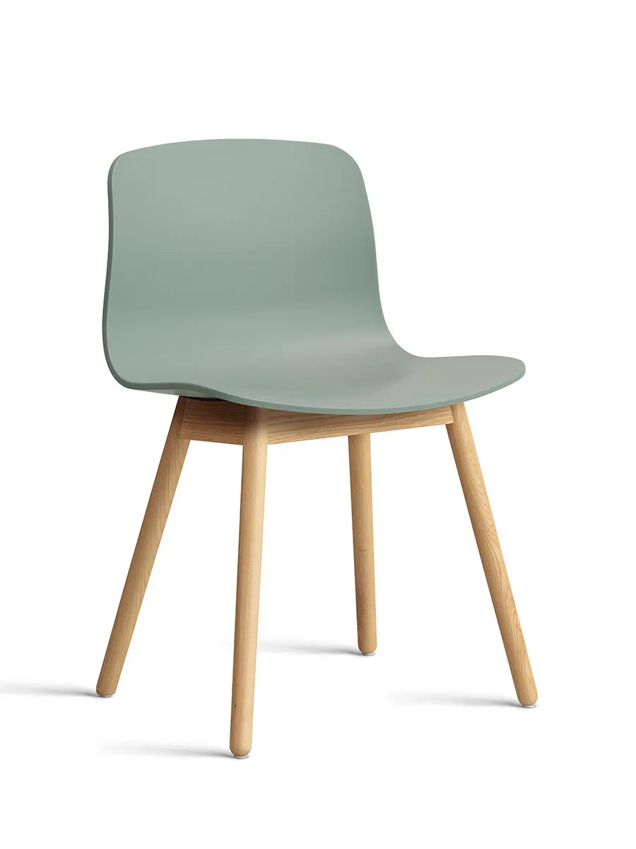 About a Chair AAC12 fra Hay - Fall Green / Lakeret eg - Jacobsen Plus