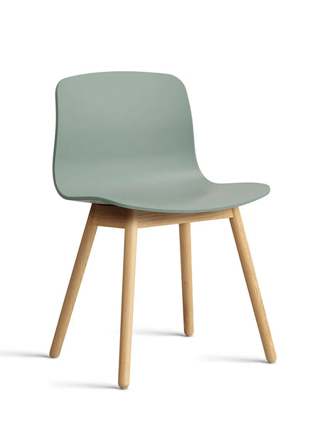 About a Chair AAC12 fra Hay - Fall Green / Lakeret eg - Jacobsen Plus