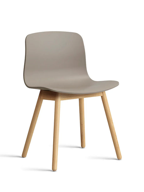 About a Chair AAC12 fra Hay - Khaki / Lakeret eg - Jacobsen Plus