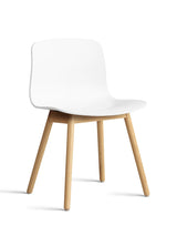 About a Chair AAC12 fra Hay - White / Lakeret eg - Jacobsen Plus