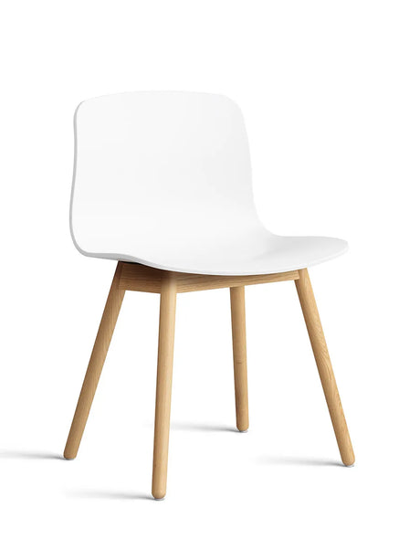 About a Chair AAC12 fra Hay - White / Lakeret eg - Jacobsen Plus