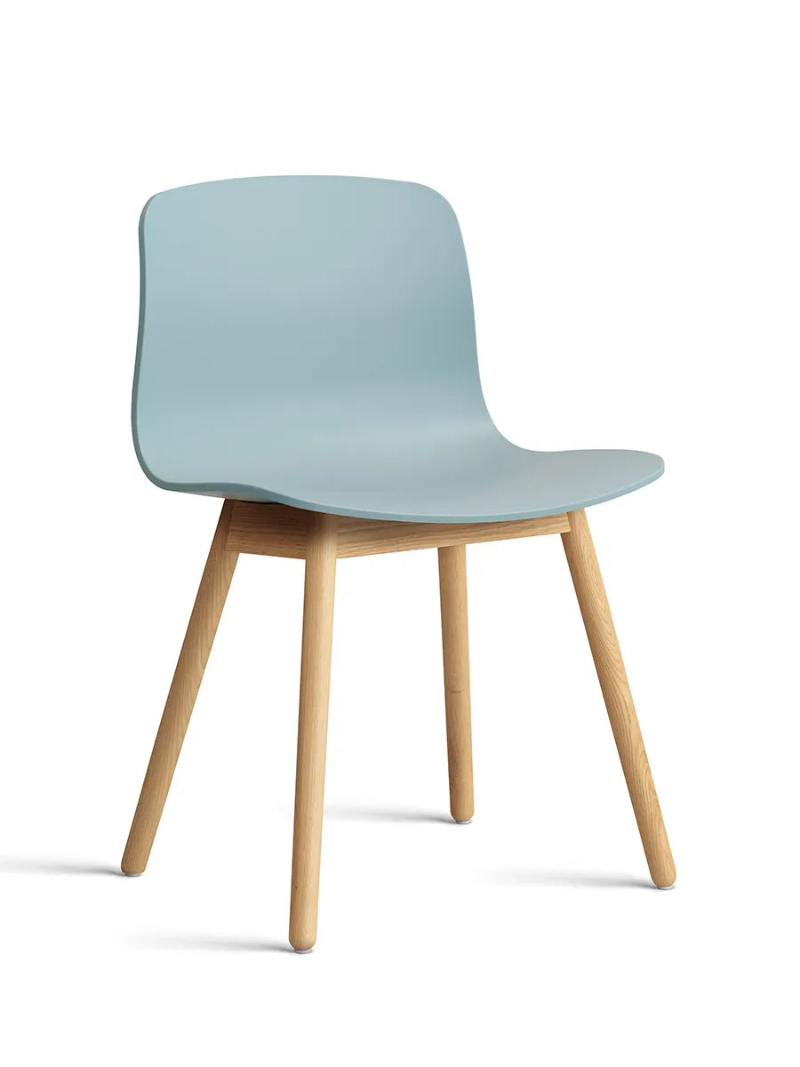 About a Chair AAC12 fra Hay - Dusty blue / Lakeret eg - Jacobsen Plus