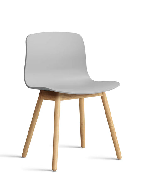 About a Chair AAC12 fra Hay - Concrete grey / Lakeret eg - Jacobsen Plus