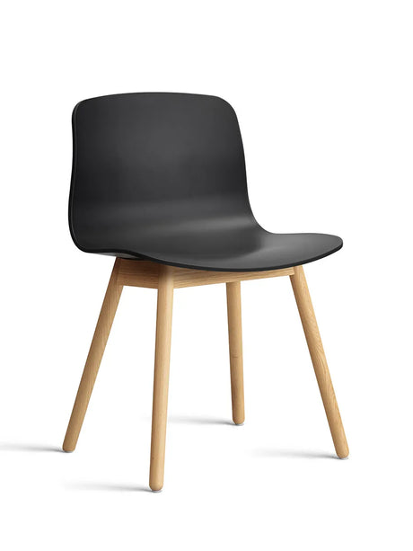 About a Chair AAC12 fra Hay - Black / Lakeret eg - Jacobsen Plus