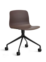 About a Chair AAC14 fra Hay - Raisin / Sort pulverlakeret aluminum - Jacobsen Plus