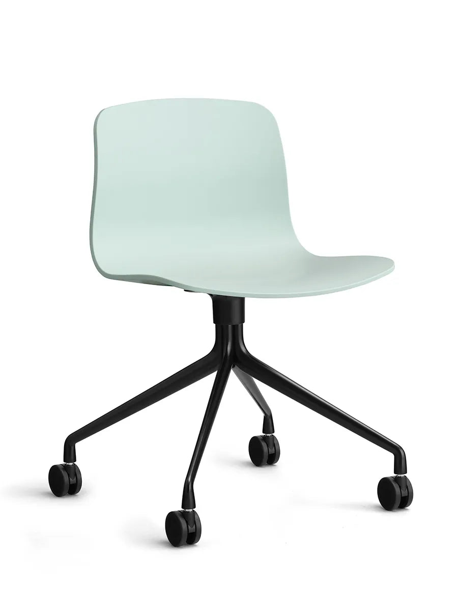 About a Chair AAC14 fra Hay