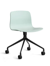 About a Chair AAC14 fra Hay - Dusty Mint / Sort pulverlakeret aluminum - Jacobsen Plus