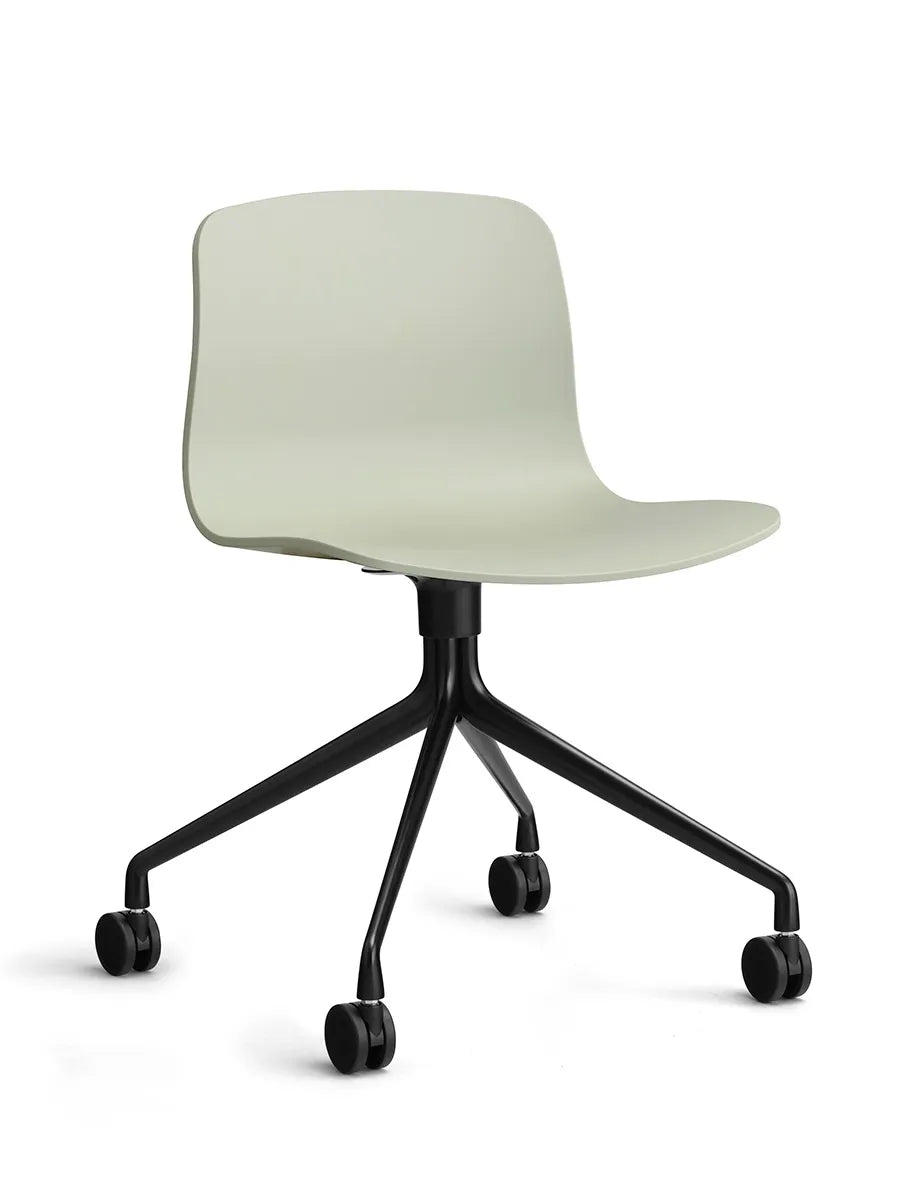 About a Chair AAC14 fra Hay