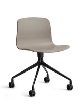About a Chair AAC14 fra Hay - Khaki / Sort pulverlakeret aluminum - Jacobsen Plus