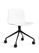 About a Chair AAC14 fra Hay - White / Sort pulverlakeret aluminum - Jacobsen Plus