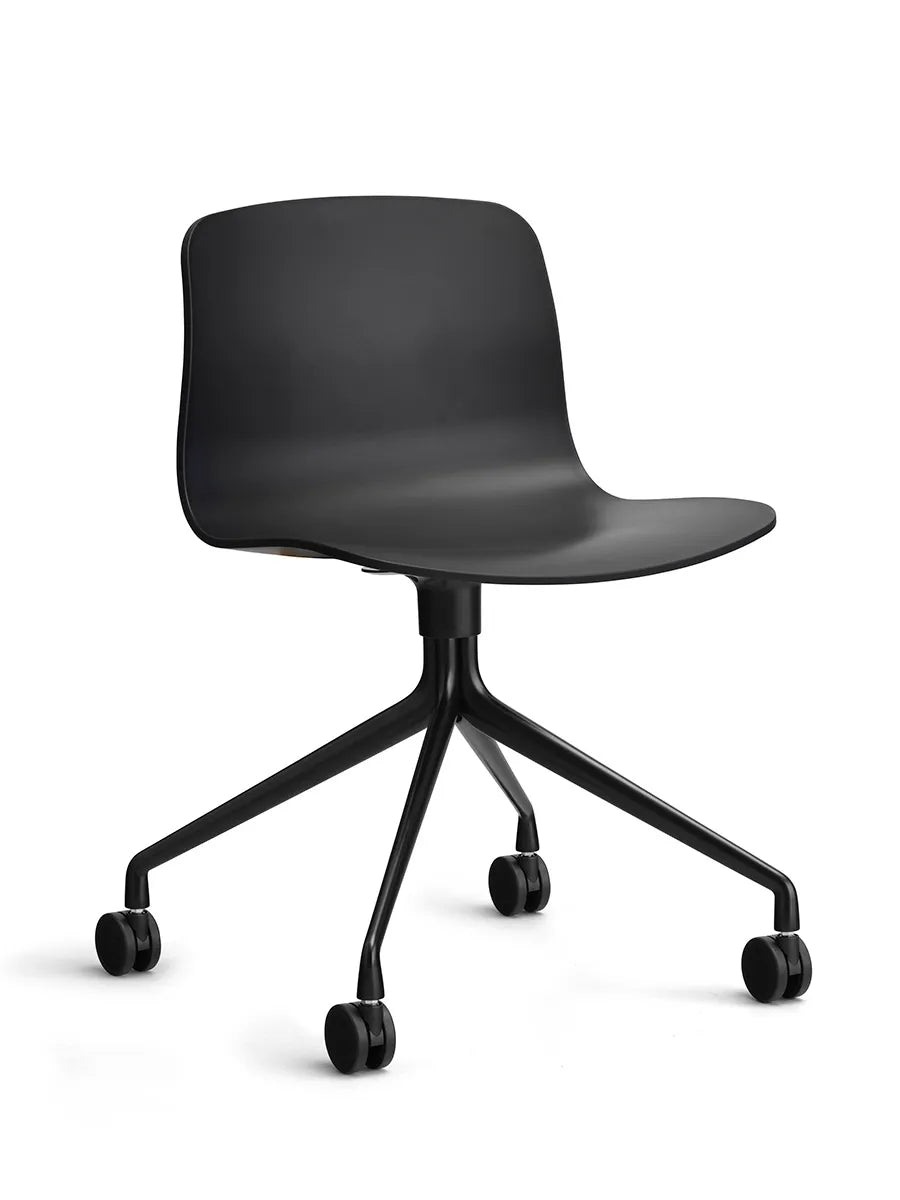 About a Chair AAC14 fra Hay