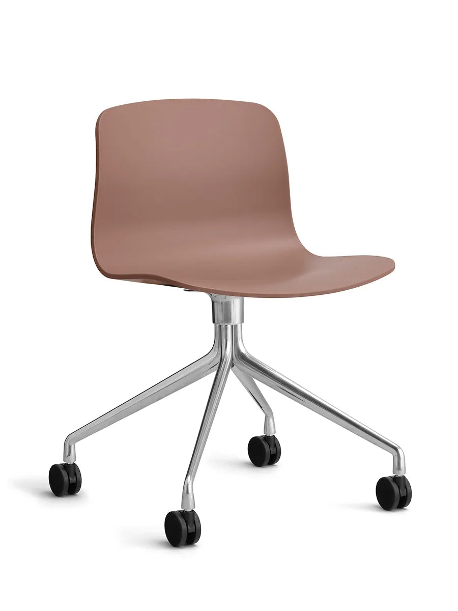 About a Chair AAC14 fra Hay