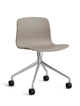 About a Chair AAC14 fra Hay - Khaki / Poleret aluminium - Jacobsen Plus