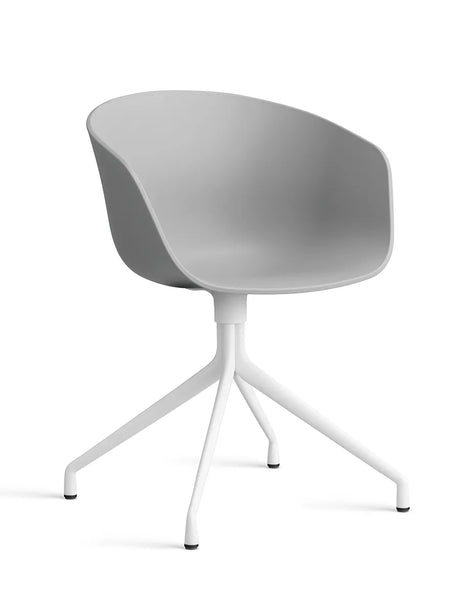 About a Chair AAC20 fra Hay - Concrete grey / Hvid pulverlakeret aluminium - Jacobsen Plus