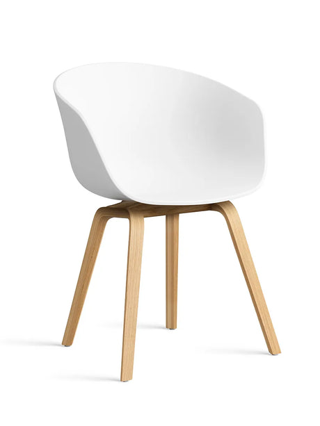 About a Chair AAC22 fra Hay - White / Lakeret eg - Jacobsen Plus