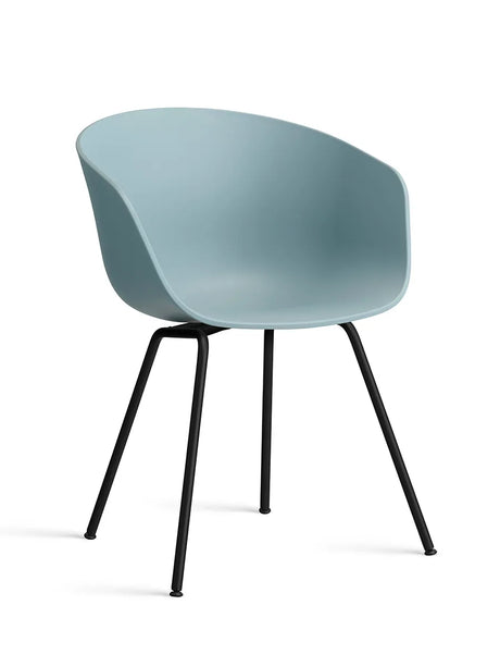 About a Chair AAC26 fra Hay - Dusty blue / Sort pulverlakeret stål - Jacobsen Plus