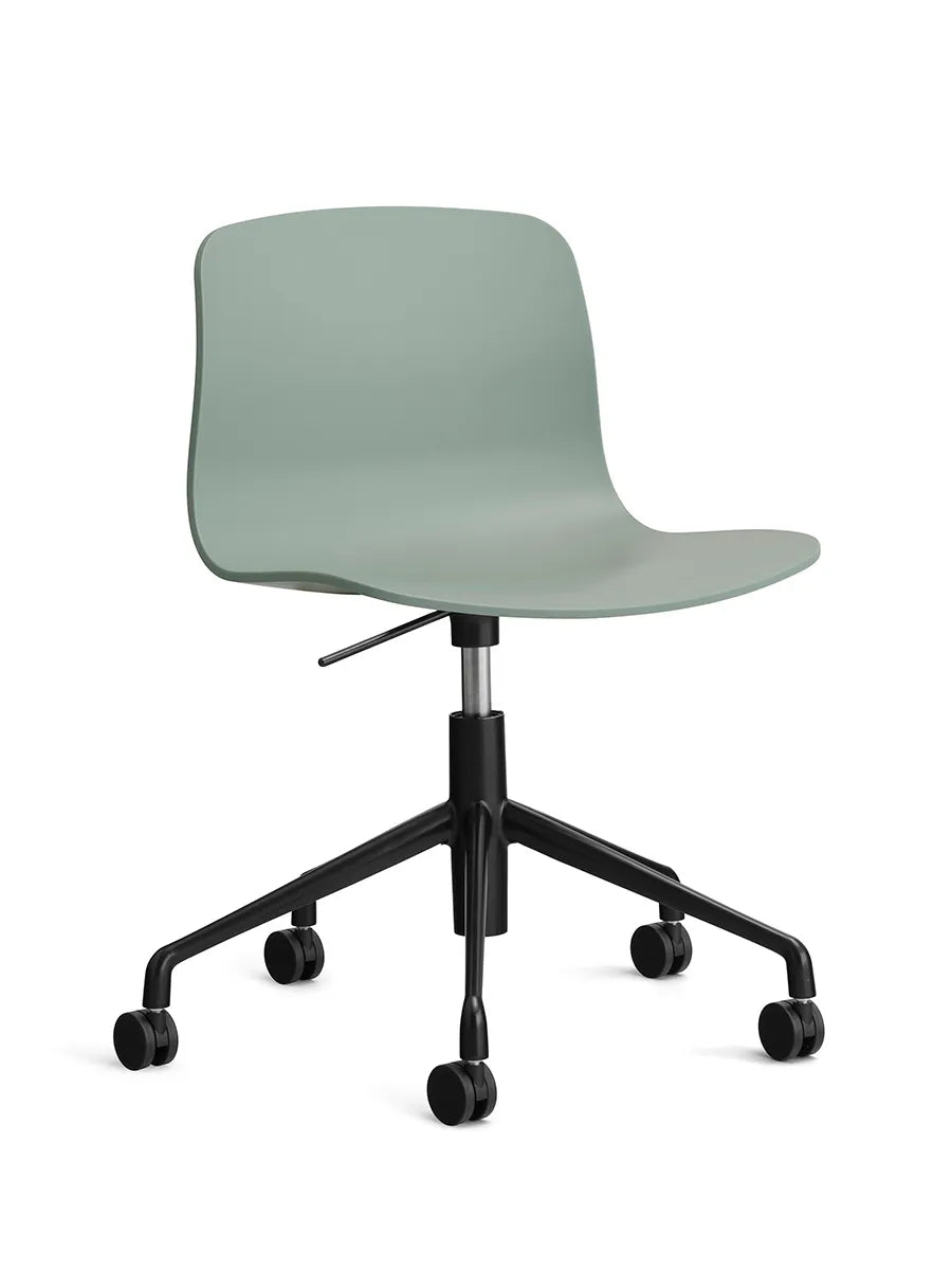 About a Chair AAC50 fra Hay