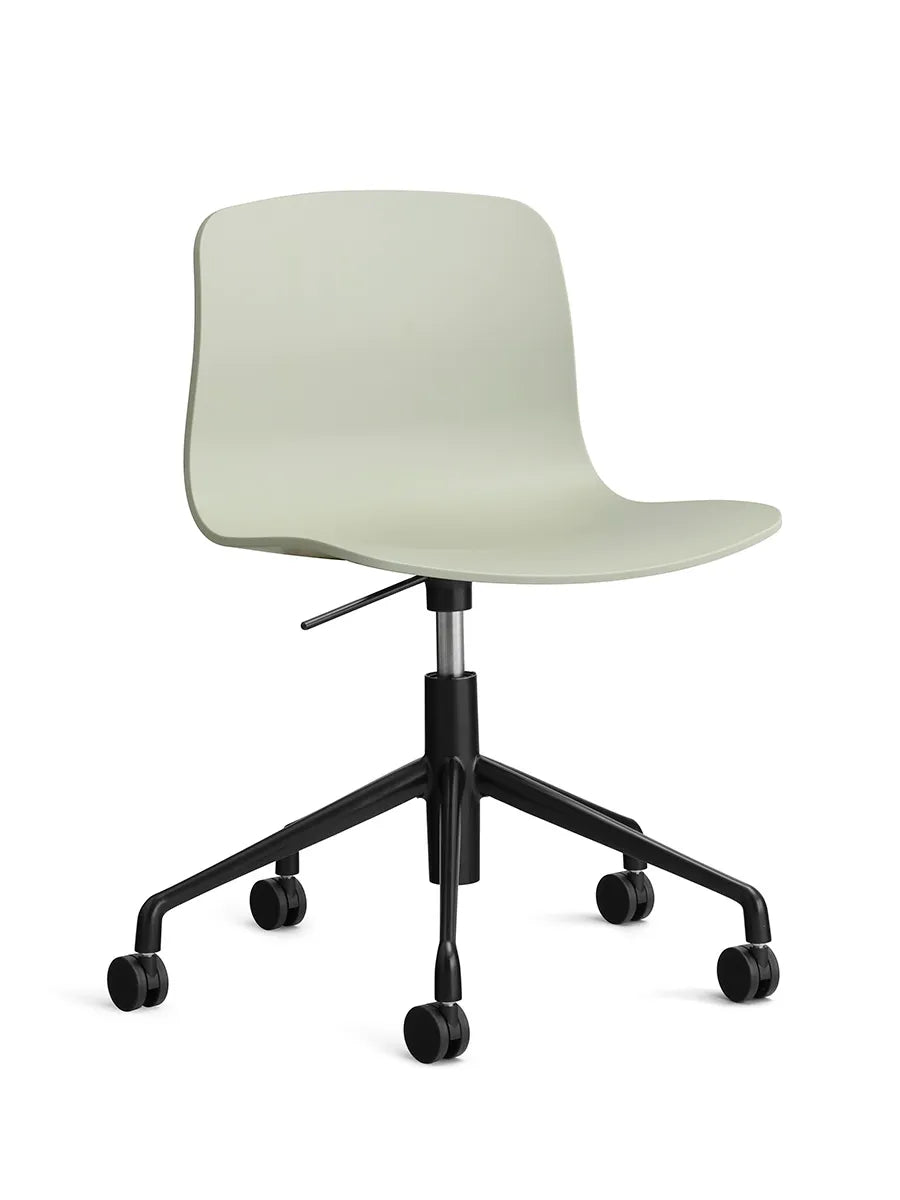 About a Chair AAC50 fra Hay