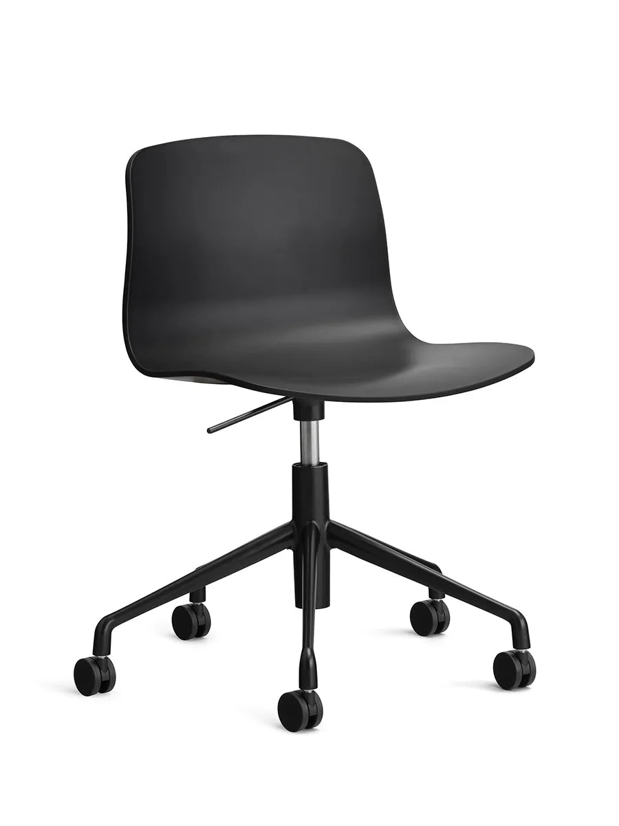 About a Chair AAC50 fra Hay